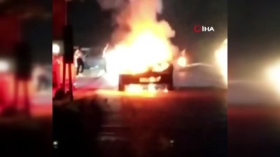 esnaf -  Bursa'da park halindeki otomobil alev alev yandı Videosu