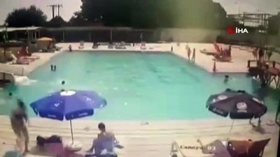 beyin olumu -  8 yaşındaki çocuk havuzda herkesin gözü önünde böyle boğuldu Videosu