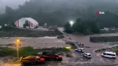 mahsur kaldi -  Baraj kapakları açıldı, düğünde mahsur kaldılar Videosu