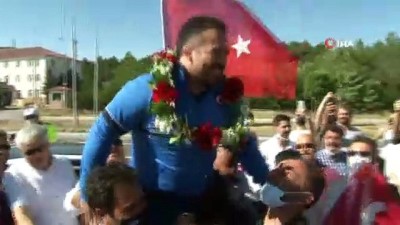 milli sporcu - Dünya Şampiyonu Gözel’e Sivas’ta coşkulu karşılama Videosu