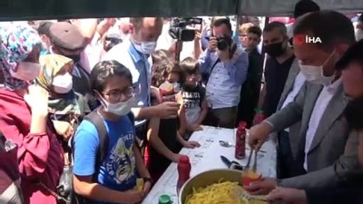 festival -  Patatesi ile meşhur Niğde'de vatandaşlara patates kızartması dağıtıldı Videosu