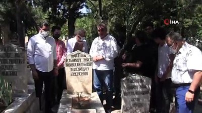  Şanlıurfalı ses sanatçısı Abdullah Uyanık mezarı başında anıldı