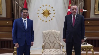 amed -  Cumhurbaşkanı Erdoğan, Cumhurbaşkanlığı Külliyesi'nde Malezya Uluslararası Ticaret ve Sanayi Bakanı Mohamed Azmin Ali’yi kabul etti. Videosu