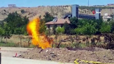 dogalgaz -  Elazığ’da faciadan dönüldü...Doğalgaz borusu patladı, alevler metrelerce yüksekliğe ulaştı Videosu