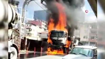  Kadıköy’de beton pompası alev alev yandı