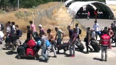 guvenli bolge -  Kurban Bayramını ülkelerinde geçirmek isteyen 14 bin 950 Suriyeli ülkelerine gitti Videosu