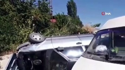 ticari arac -  Malatya’da iki araç çarpıştı: 12 yaralı Videosu