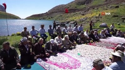 sonbahar -  Terörden temizlenen Çarçel Yaylası’nda 40 yıl sonra Türk bayraklı halay Videosu