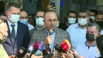 ANTALYA - Dışişleri Bakanı Mevlüt Çavuşoğlu, iki ambulansın devir törenine katıldı