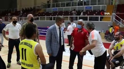  - Demir Kartal GSK Tekerlekli Sandalye Basketbol Takımı namağlup şampiyon