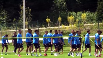 tezahurat - DÜZCE - Fenerbahçeli taraftarlardan sarı-lacivertlilerin antrenmanına yoğun ilgi Videosu
