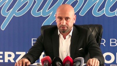 ERZURUM - Büyükşehir Belediye Erzurumspor Sportif Direktörü Muzaffer Bilazer'den transfer açıklaması