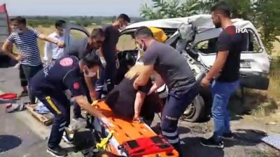 polis ekipleri -  Kamyon ile otomobil çarpıştı: 1 yaralı Videosu