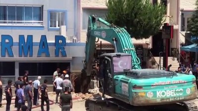 supermarket - KARABÜK - Süpermarkette yeniden başlayan yangın söndürülmeye çalışılıyor Videosu