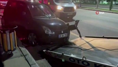 direksiyon -  Kontrolden çıkan otomobil ağacı devirdi: 3 yaralı Videosu