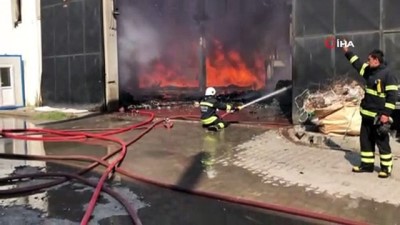 geri donusum -  Velimeşe OSB'de geri dönüşüm fabrikasında yangın Videosu