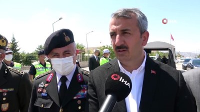 bayram trafigi -  43 ilin geçiş güzergâhında bayram trafiği: Günlük 100 binin üzerinde araç geçiyor Videosu