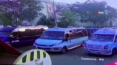 polis merkezi -  Dolmuş şoförü kural tanımaz yolcudan canını zor kurtardı: O anlar kamerada Videosu
