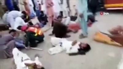 sivil savunma -  - Pakistan’da otobüs kazası: en az 27 ölü, 30 yaralı Videosu
