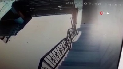 uyusturucu -  Sultanbeyli’de girdiği evden telefon çalan hırsız kamerada Videosu