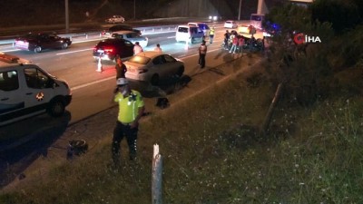  TEM Otoyolu'nda kontrolden çıkarak ağaçlık alana dalan otomobil takla attı: 1 yaralı