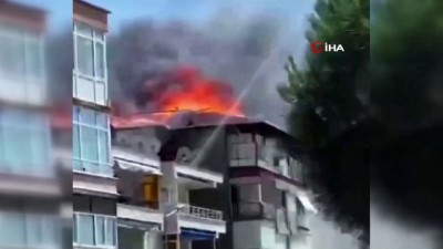  - Büyükçekmece Kumburgaz’da 5 katlı bir binanın çatısında bilinmeyen bir nedenle yangın çıktı.  Olay yerine çok sayıda itfaiye sevk edildi.