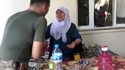 bayram ziyareti -  Meryem nineye Mehmetçik'ten duygulandıran bayram ziyareti Videosu