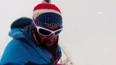 israil - Ağrı Dağı'na tırmanan bir grup dağcı, yakalandıkları tipiye rağmen zirve yapmayı başardı Videosu