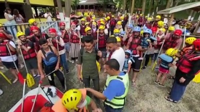adrenalin tutkunu - DÜZCE - Maceraseverler bayram tatilinin tadını Melen Çayı'nda rafting yaparak çıkardı Videosu