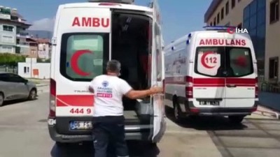 turist -  Turistleri taşıyan safari aracı devrildi: 1 ölü, 9 yaralı Videosu