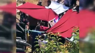 turist -  Turistleri taşıyan safari aracı devrildi: 1 ölü, 9 yaralı Videosu