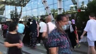 alisveris merkezi -  Alışveriş merkezlerinde bayram günü turist yoğunluğu Videosu