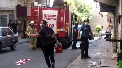 intihar girisimi -  Esenler'deki yangının detayları ortaya çıktı...Kızını boğarak öldürdü, bileklerini keserek intihar girişiminde bulundu Videosu