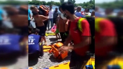 cep telefonu -  Kahraman kardeşler... Boğulma tehlikesi geçiren babayı suya atlayan iki oğlu kurtardı Videosu