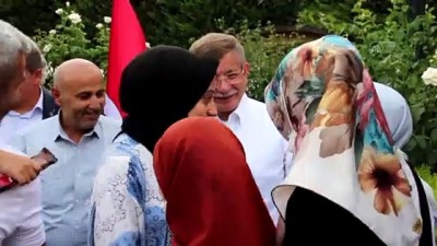 muhabbet - KONYA - Gelecek Partisi Genel Başkanı Davutoğlu partililerle evinde bayramlaştı Videosu