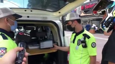 para cezasi -  Mecidiyeköy'de motosikletlilere yönelik denetim: Çakarlı araca bin 339 lira para cezası kesildi Videosu