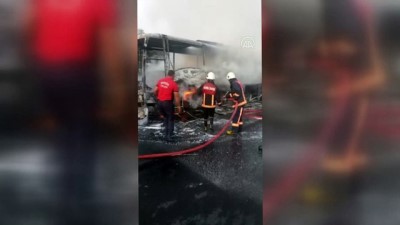 MERSİN - Seyir halindeki yolcu otobüsü yandı