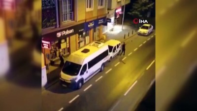 cep telefonu -  Ümraniye’de bıçaklı dehşet kamerada: Önce annesini bıçakladı, ardından polislere saldırdı Videosu