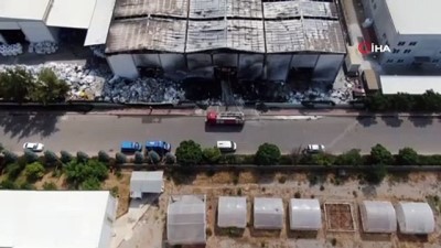 geri donusum -  Alev alev yanan plastik fabrikasından geriye küle dönmüş yığınlar kaldı Videosu