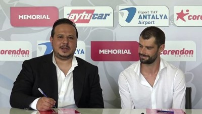 italya - ANTALYA - Antalyaspor, İtalyan futbolcu Andrea Poli'yi transfer etti (2) Videosu