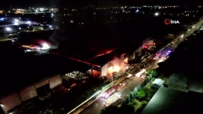  Antalya’da plastik fabrikasındaki yangın kontrol altına alındı