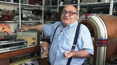 İSTANBUL - Antika radyo ve pikaplar, Arto Usta'nın elinde yarım asırdır yeniden hayat buluyor