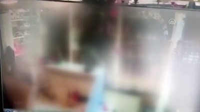 avcilik - İSTANBUL - Sancaktepe'de, hırsızlık anı güvenlik kamerasına yansıyan şüpheli yakalandı Videosu