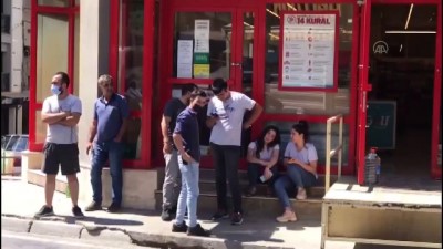 İZMİR - Market müdürünü bıçaklayan, bir çalışanı da bıçakla kovalayan kişi polise teslim oldu