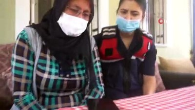 uzun omur -  Karşısında jandarmayı gören asker annesi: “Oğlum gelmiş gibi oldum” Videosu
