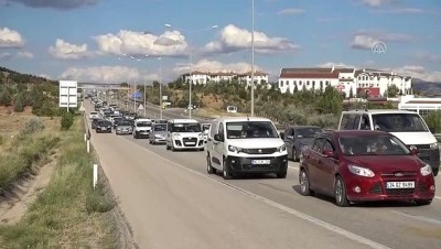 trafik yogunlugu - KIRIKKALE - Bayram tatilinden dönüş yoğunluğu Videosu