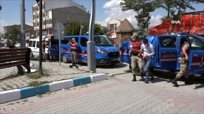  Muradiye 25 düzensiz göçmen yakalandı