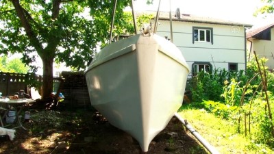 belgesel - SAKARYA - Bahçesinde yaptığı yelkenliyle mavi sulara açılmaya hazırlanıyor Videosu
