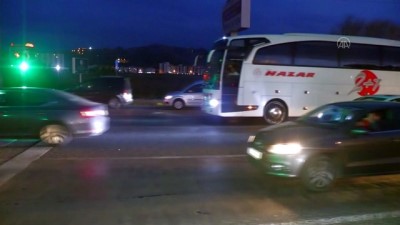 cevre yollari - AFYONKARAHİSAR - Kurban Bayramı tatili dönüşü dolayısıyla trafik yoğunluğu yaşanıyor Videosu