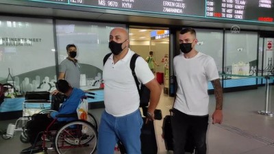 futbol - İSTANBUL - Galatasaray'ın transfer görüşmelerine başladığı Cicaldau, İstanbul'da (2) Videosu